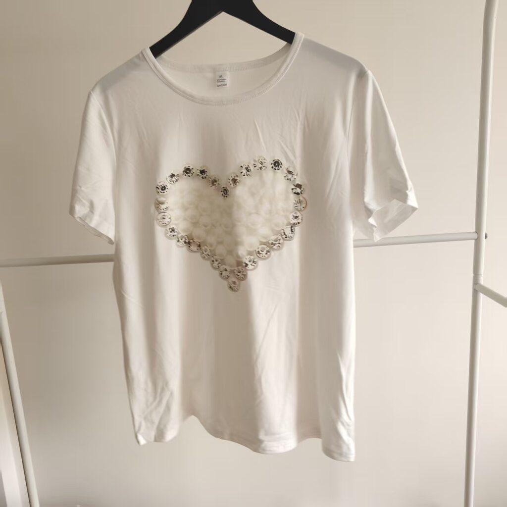 Simple style with exquisite details - white round-neck short-sleeved T-shirt