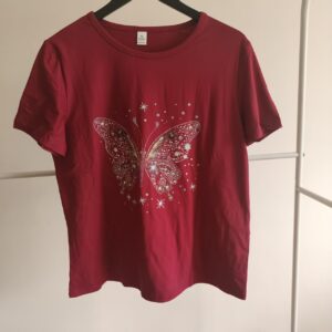 Vintage texture and exquisite details - a wine-red round-neck short-sleeved T-shirt
